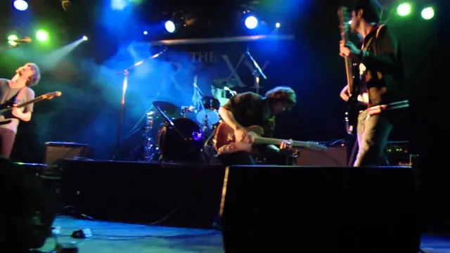 Miniatura: Enseguida vuelvo (Gral. Paz) — en vivo en Roxy (2011)